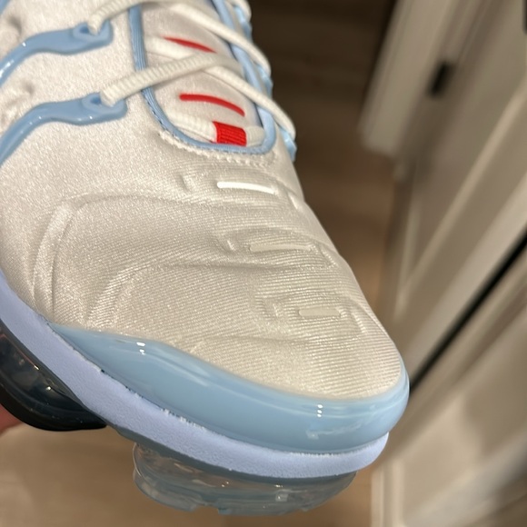 Air Vapormax Plus - Picture 4 of 9